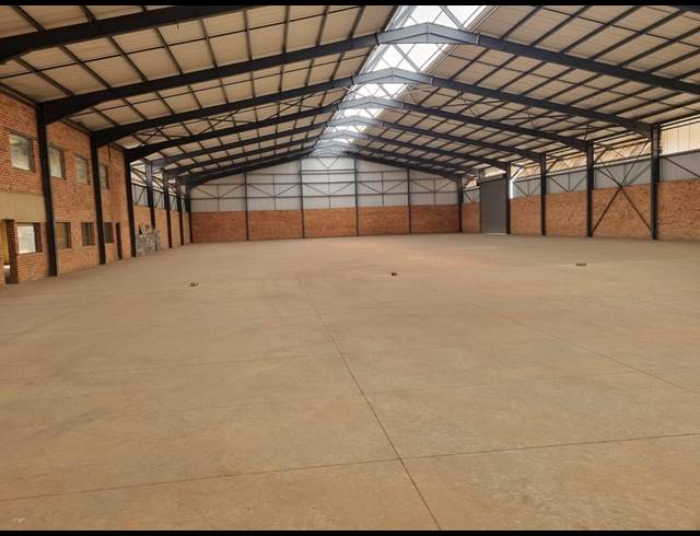3,000M² WAREHOUSE FOR SALE IN VULCANIA